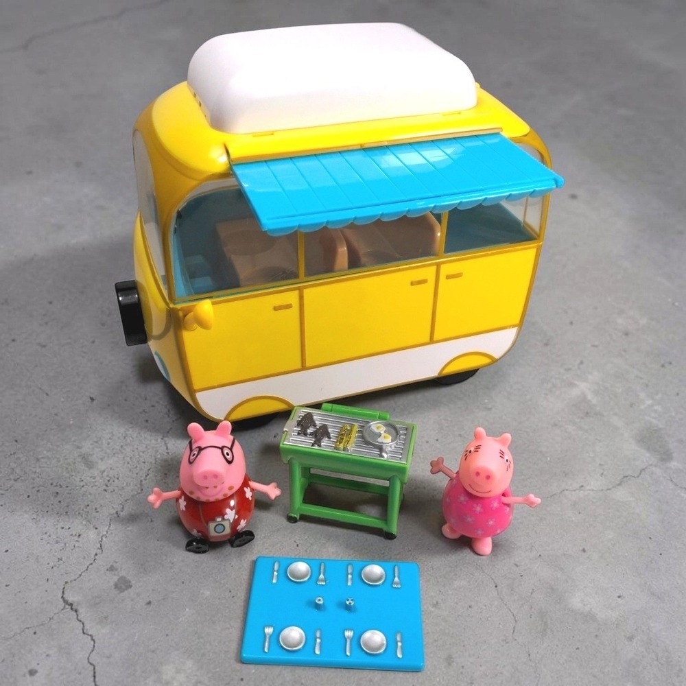 Peppa Pig Campervan Playset Yellow RV with Daddy Pig Peppa Figures & Accessories